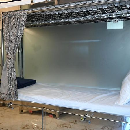 Sagar Dormitory Andheri - Nearest To Andheri Railway Station West Bombay Eksteriør billede