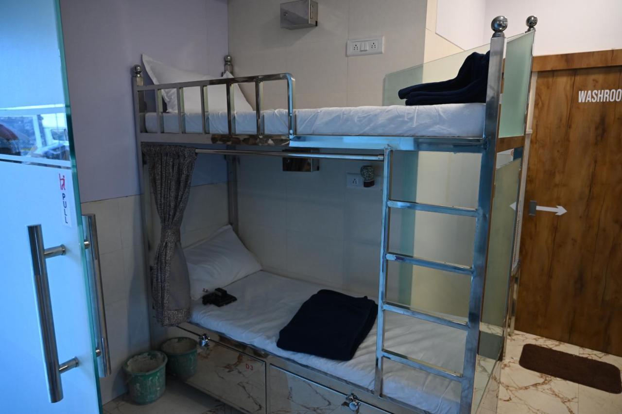 Sagar Dormitory Andheri - Nearest To Andheri Railway Station West Bombay Eksteriør billede